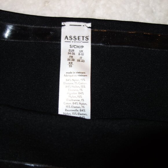ASSETS by SPANX Remarkable Results Mid-Thigh Shaper - size S - Never Worn - Picture 4 of 6